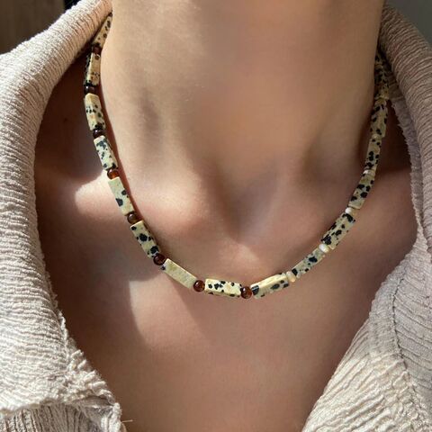 Колье YK Jewelry из натуральных полудрагоценных камней с чёрно-белыми вкраплениями, бусины, винтажный стиль