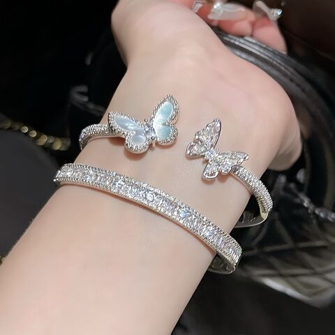 Браслет Kaitin Jewelry с бабочкой из перламутра и цирконами, открытый, медь