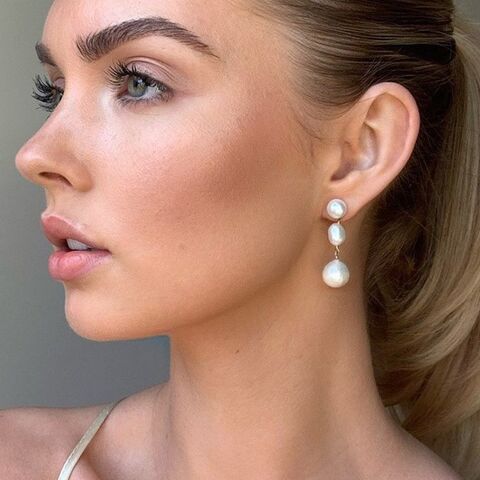 Серьги-гвоздики с натуральным пресноводным жемчугом YK Jewelry, асимметричные, минимализм