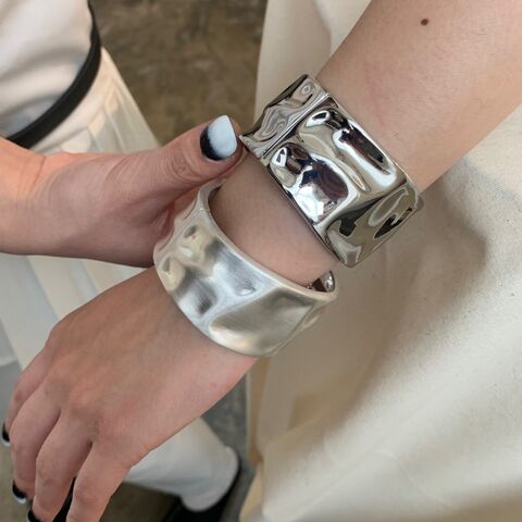 Браслет Kaymen Jewelry с рельефной фактурой, открытый, регулируемый, сдержанный минимализм