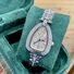 Женские кварцевые часы со стразами на безеле, стальной ремешок, календарь, малая секундная стрелка, водозащита 10 м