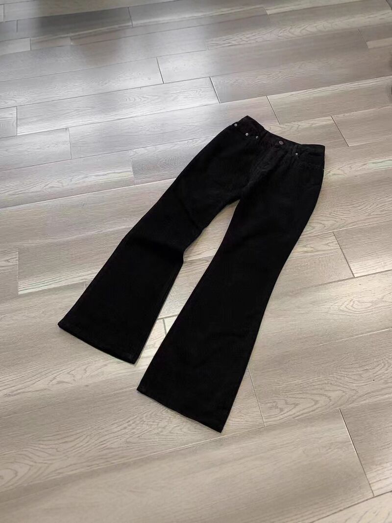 Мужские джинсы bootcut чёрные, слегка расклешённые, стираные с начёсом, стиль high street, хлопок