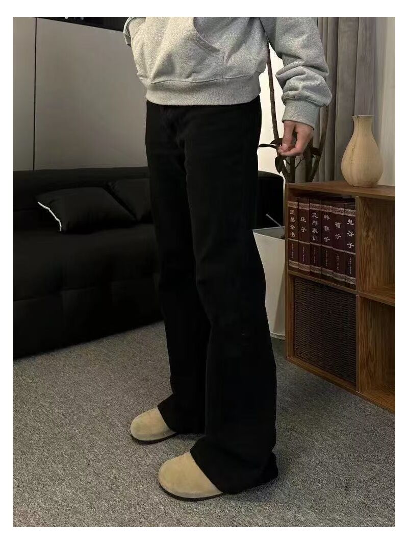 Мужские джинсы bootcut чёрные, слегка расклешённые, стираные с начёсом, стиль high street, хлопок
