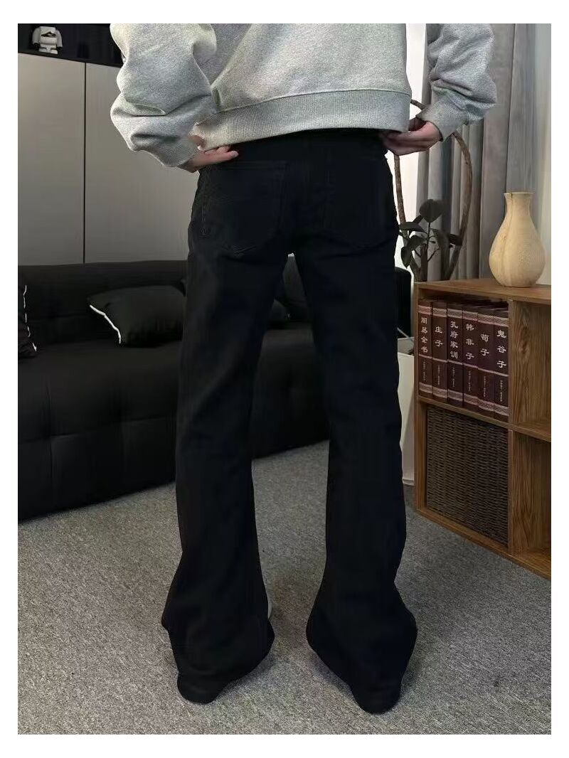 Мужские джинсы bootcut чёрные, слегка расклешённые, стираные с начёсом, стиль high street, хлопок