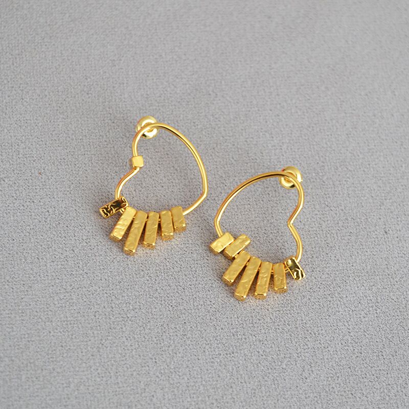 Серьги Miya Sophia Jewelry с длинной подвеской и сердцем, кованая фактура, медь с позолотой, швенза серебро 925