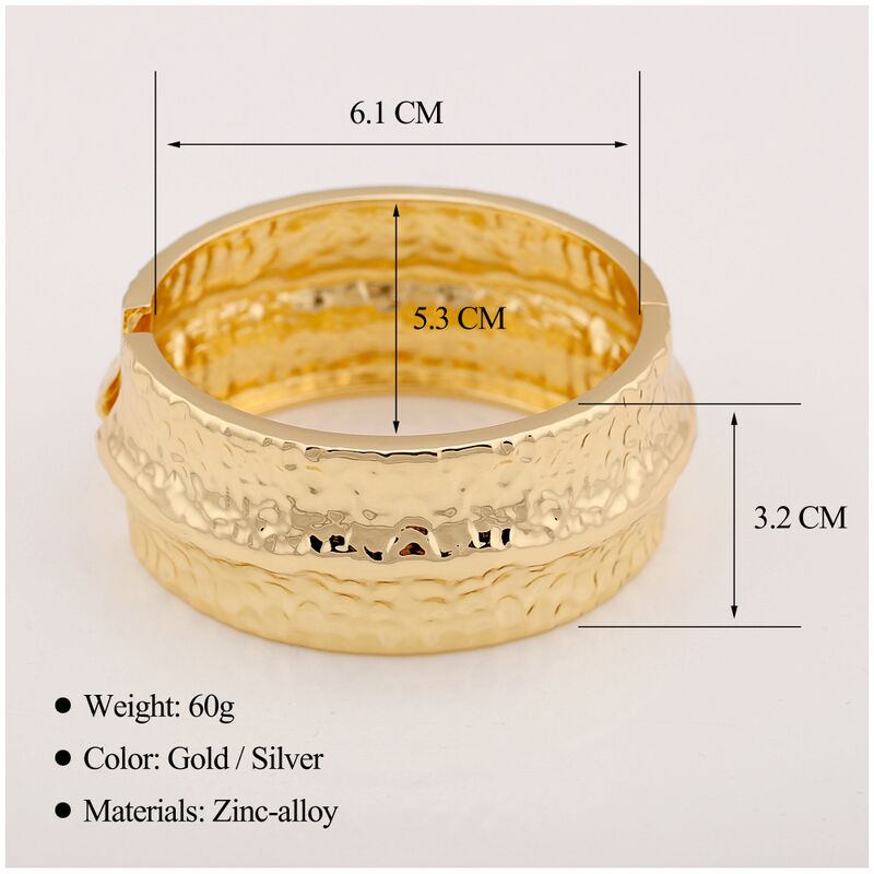 Широкий браслет-бэнгл KAYMEN JEWELRY BR-03615, цинковый сплав, асимметричный рельефный дизайн, 60 г