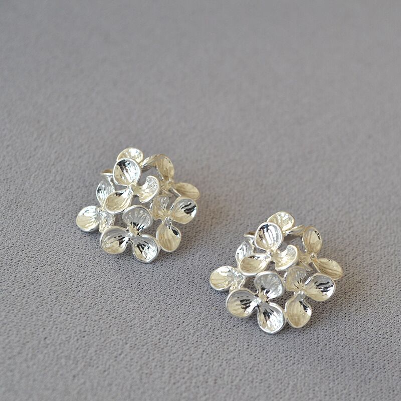 Серьги-гвоздики Miya Sophia Jewelry «Многослойный цветок», латунь, игла из серебра 925, 3 см