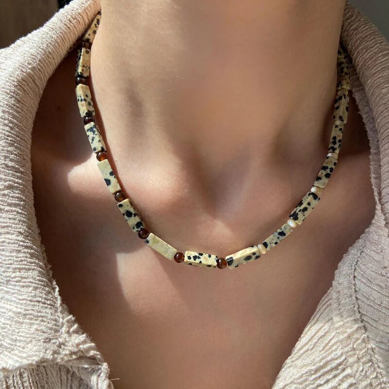 Колье YK Jewelry из натуральных полудрагоценных камней с чёрно-белыми вкраплениями, бусины, винтажный стиль