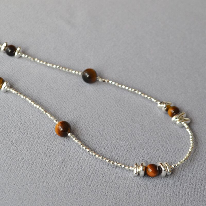 Колье двухслойное Miya Sophia Jewelry с бусинами из тигрового глаза и серебристыми бусинами, до ключиц