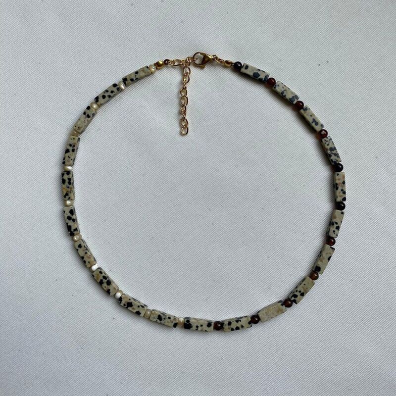 Колье YK Jewelry из натуральных полудрагоценных камней с чёрно-белыми вкраплениями, бусины, винтажный стиль