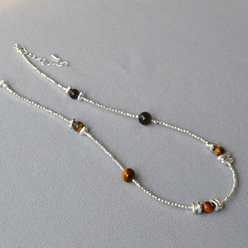 Колье двухслойное Miya Sophia Jewelry с бусинами из тигрового глаза и серебристыми бусинами, до ключиц