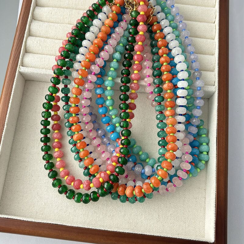 Колье-чокер YK Jewelry wm4-0906 из разноцветных бусин из натурального камня и бисера, курортный стиль, 38+5 см