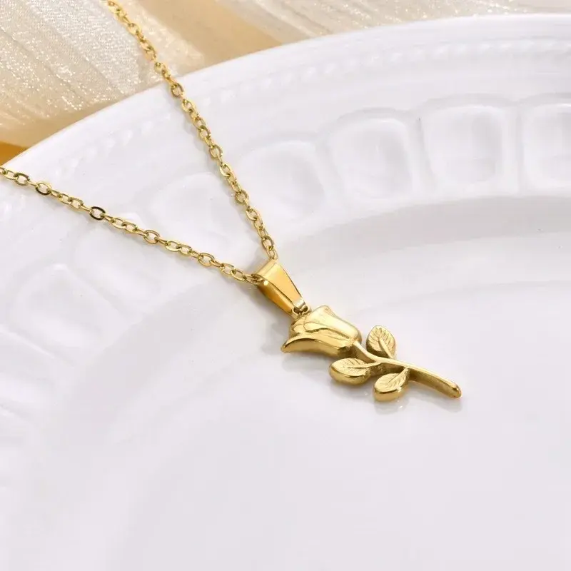 Колье Lingyuan из титановой стали с подвеской-розой, позолота 18K, не темнеет, короткая цепочка