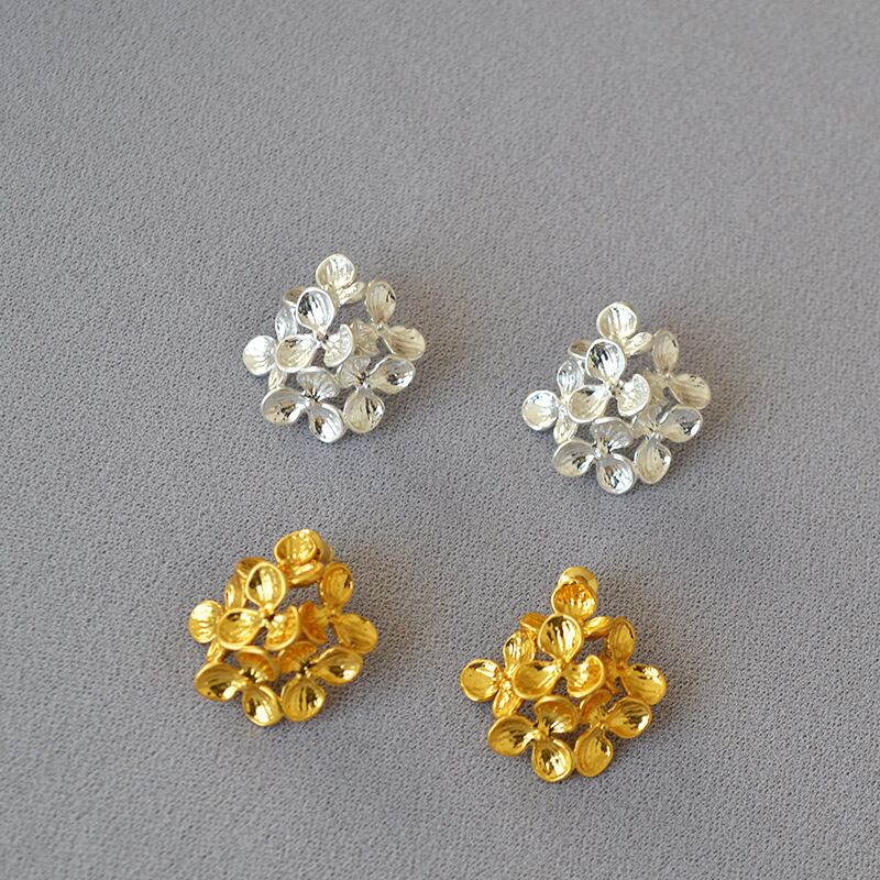 Серьги-гвоздики Miya Sophia Jewelry «Многослойный цветок», латунь, игла из серебра 925, 3 см