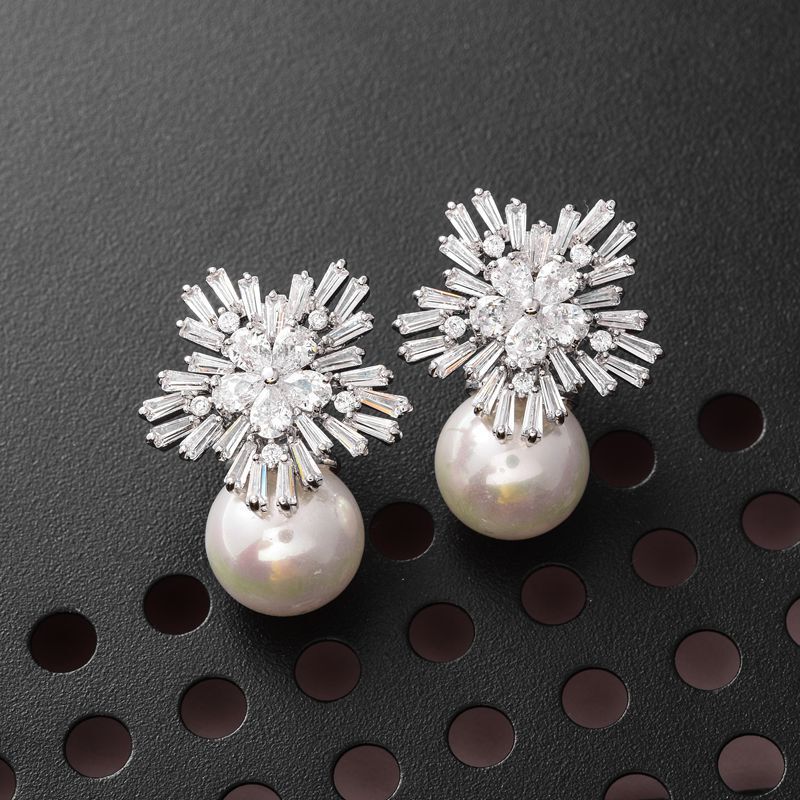 Серьги-снежинки Tsunami jewelry с фианитами и кристаллами, медь с гальваническим покрытием, белые