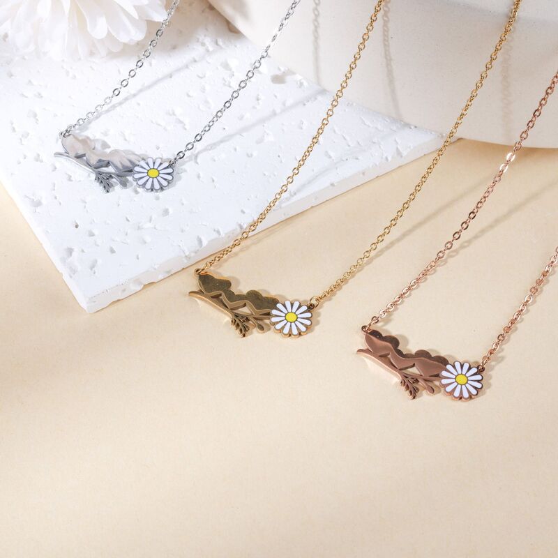Колье Lele Jewelry из нержавеющей стали с подвеской-ромашкой, короткая цепочка, 3 цвета