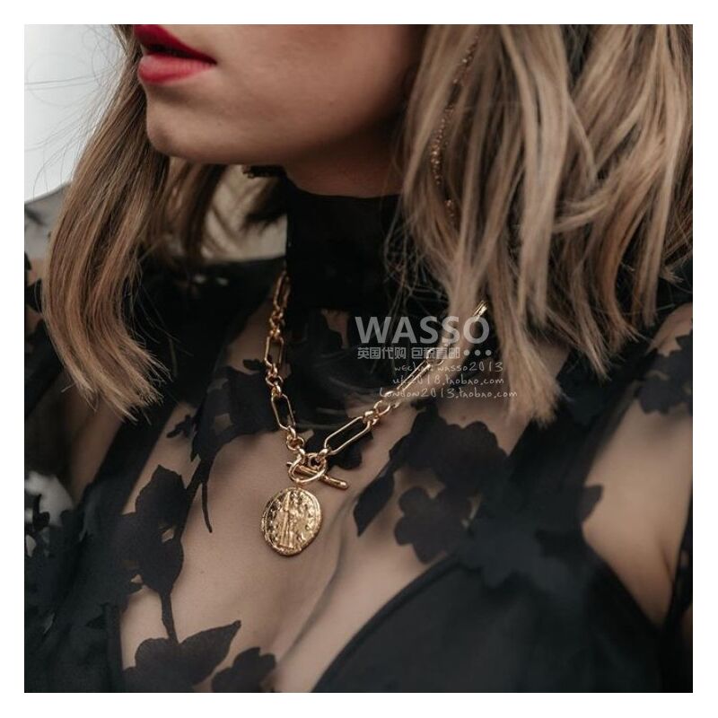 Колье Miya sophia jewelry: латунная цепь с позолотой 18K, крупная монета и жемчужина барокко, застёжка OT, 41 см