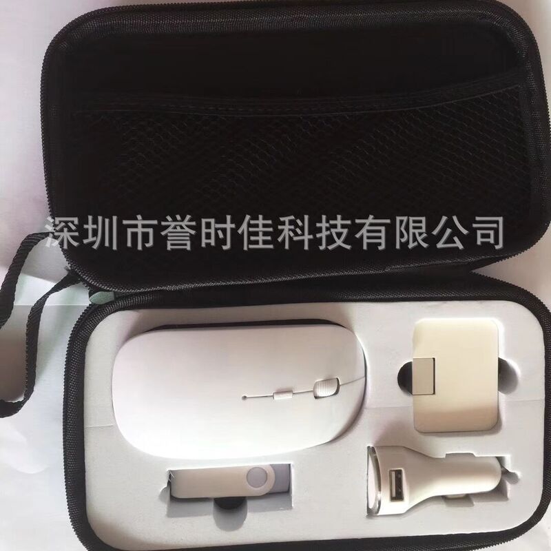 Дорожный набор: повербанк, коврик для мыши, USB-флешка, Bluetooth-колонка, автозарядка