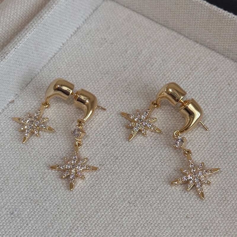 Серьги kaitin jewelry «восьмиконечная звезда» с цирконием, штифт серебро 925, Y2K