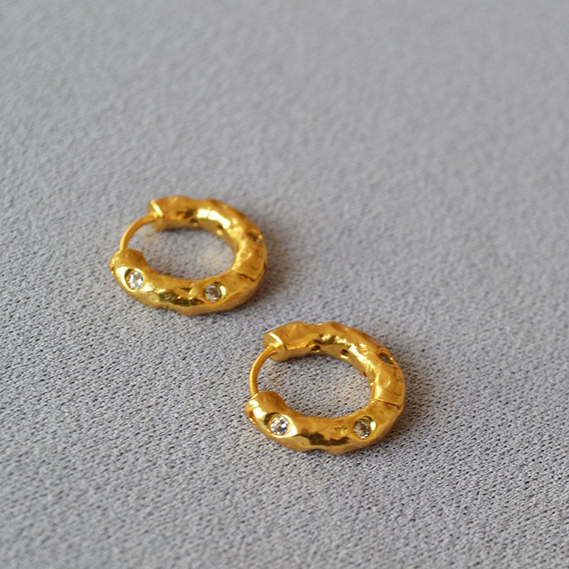 Серьги-пусеты в французском стиле с ковкой, позолотой и цирконами, miya sophia jewelry