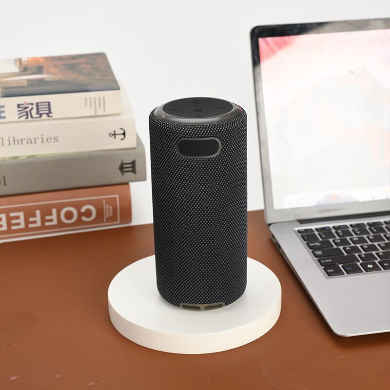 Влагозащищённая Bluetooth-колонка Yourong M570, IPX5, 2 динамика, усиленный бас, слот для карты памяти