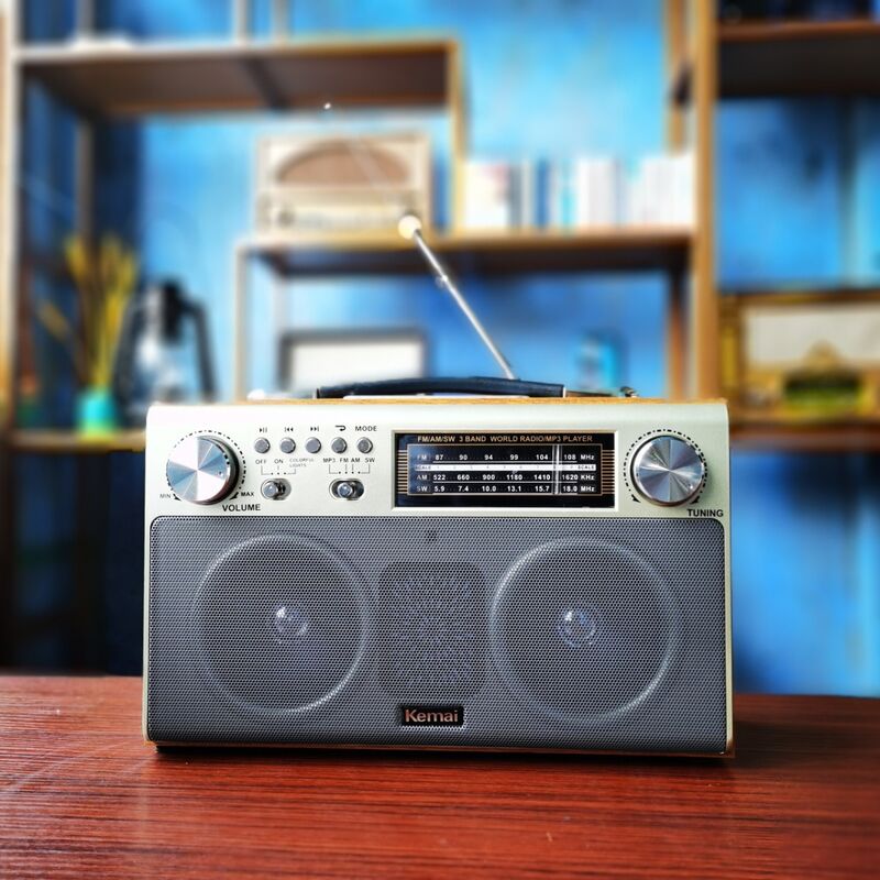 Ретро-колонка Bluetooth с FM-радио, слотом для карты памяти, два динамика, аккумулятор