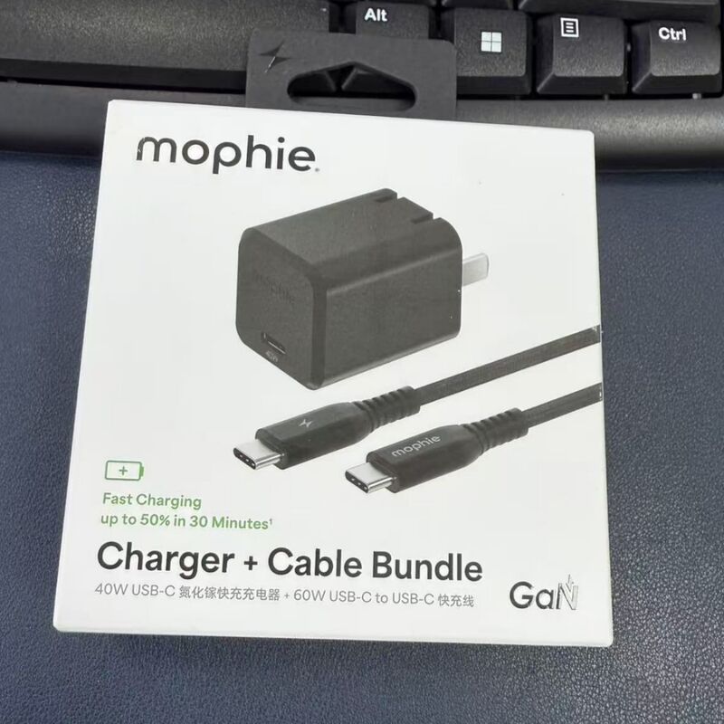 Сетевое зарядное устройство mophie GaN 40 Вт с кабелем USB-C – USB-C 60 Вт, быстрая зарядка, складная вилка