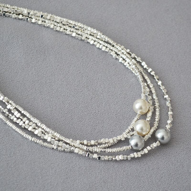 Колье-чокер Miya Sophia Jewelry из посеребрённых бусин неправильной формы, короткое, 41–50 см