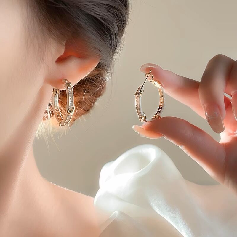 Серьги-кольца kaitin jewelry с белыми фианитами, французский ретро-стиль, сплав