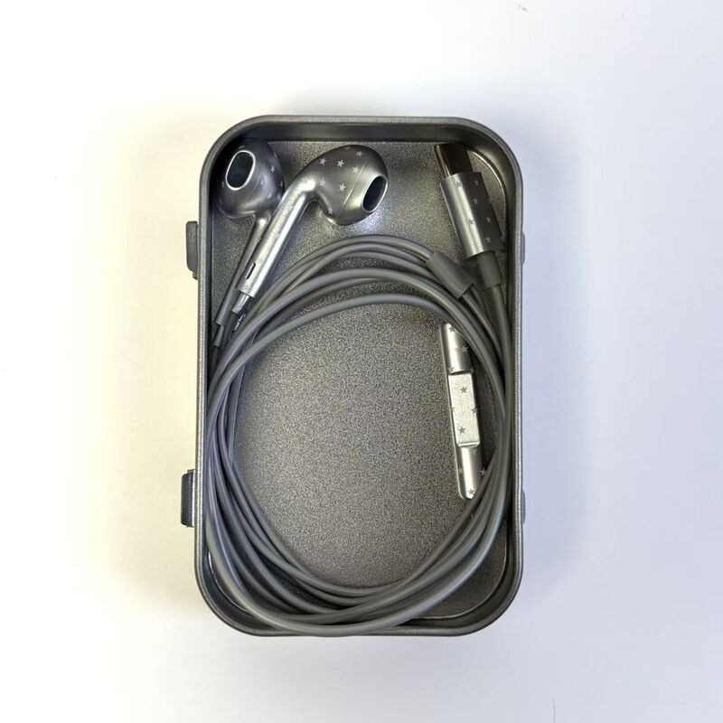 Проводные наушники-полувкладыши USB Type-C с микрофоном и пультом, серебристые с розовыми звёздами, 1617