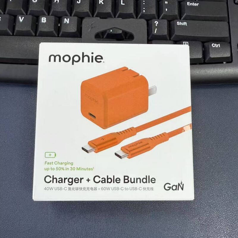 Сетевое зарядное устройство mophie GaN 40 Вт с кабелем USB-C – USB-C 60 Вт, быстрая зарядка, складная вилка