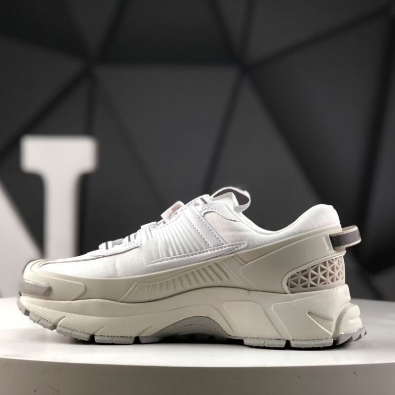 Беговые кроссовки Zoom Vomero Roam FV2295 в ретро-стиле, унисекс, воздушная подушка, сетчатый верх