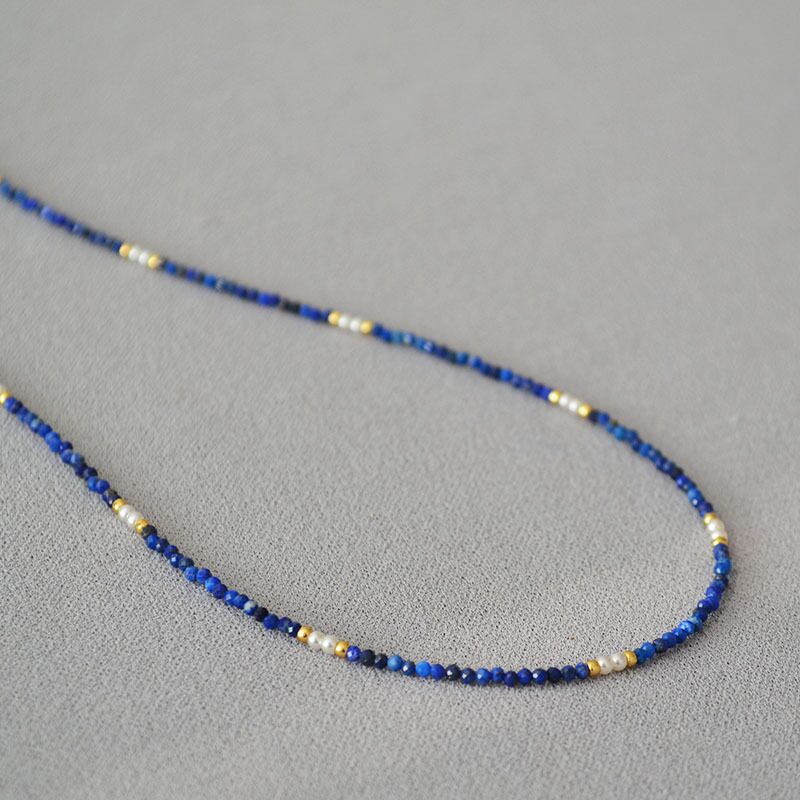 Тонкое колье Miya Sophia Jewelry из гранёного лазурита 2,2 мм и искусственного жемчуга, 39 + 5 см