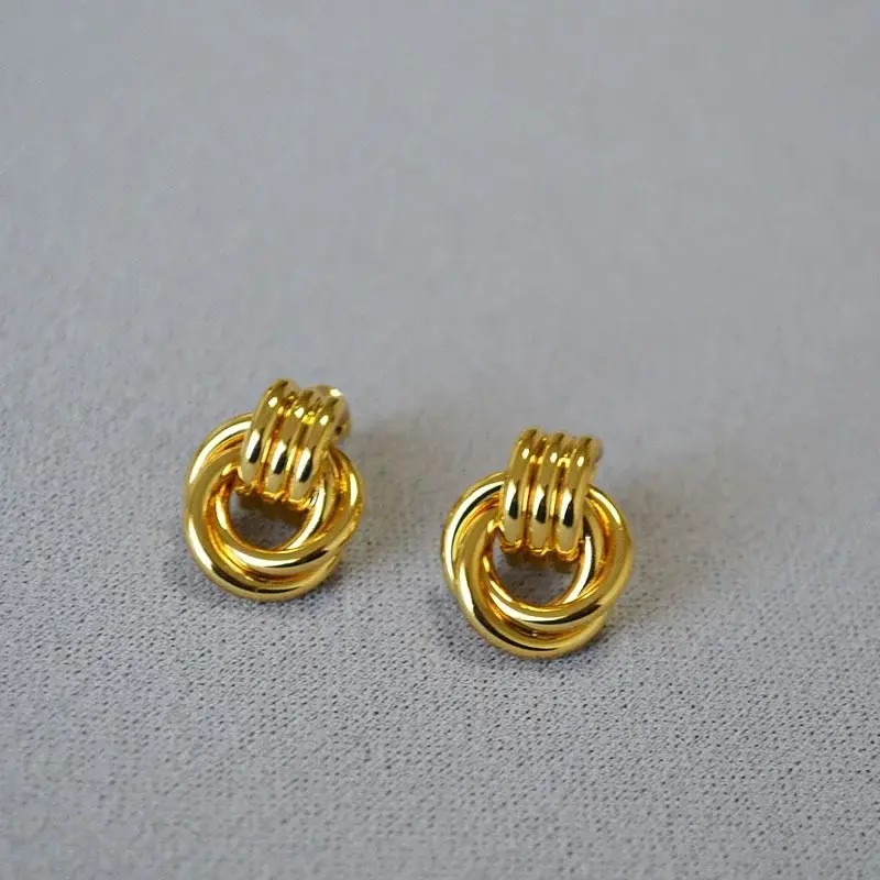 Серьги-пусеты Miya Sophia Jewelry с двойным переплетённым кольцом, латунь с позолотой, швенза из серебра 925