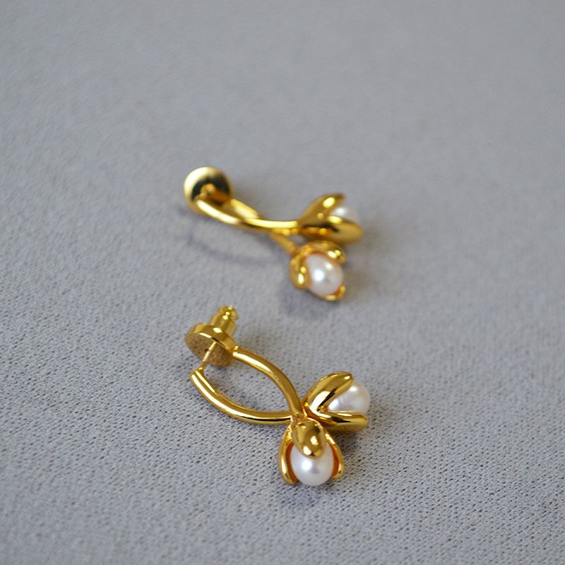 Серьги-пусеты Miya Sophia Jewelry с пресноводным жемчугом и цветком, съёмные, латунь с позолотой, серебро 925