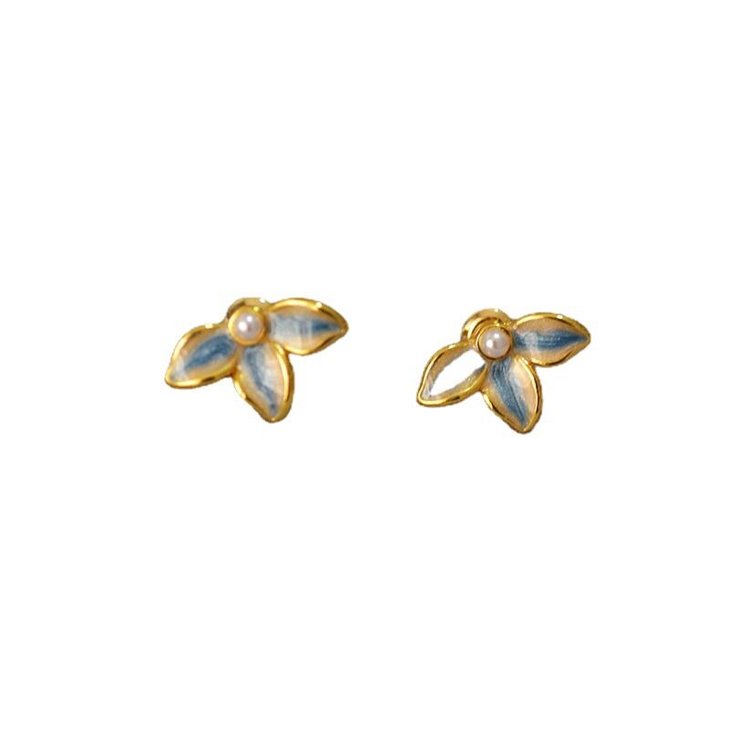 Серьги-гвоздики Miya Sophia Jewelry «Листик» с эмалью и искусственным жемчугом, латунь с позолотой, игла из серебра 925