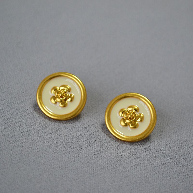 Серьги-пусеты «Камелия» Miya Sophia Jewelry, эмаль ручной работы, позолота, игла из серебра 925