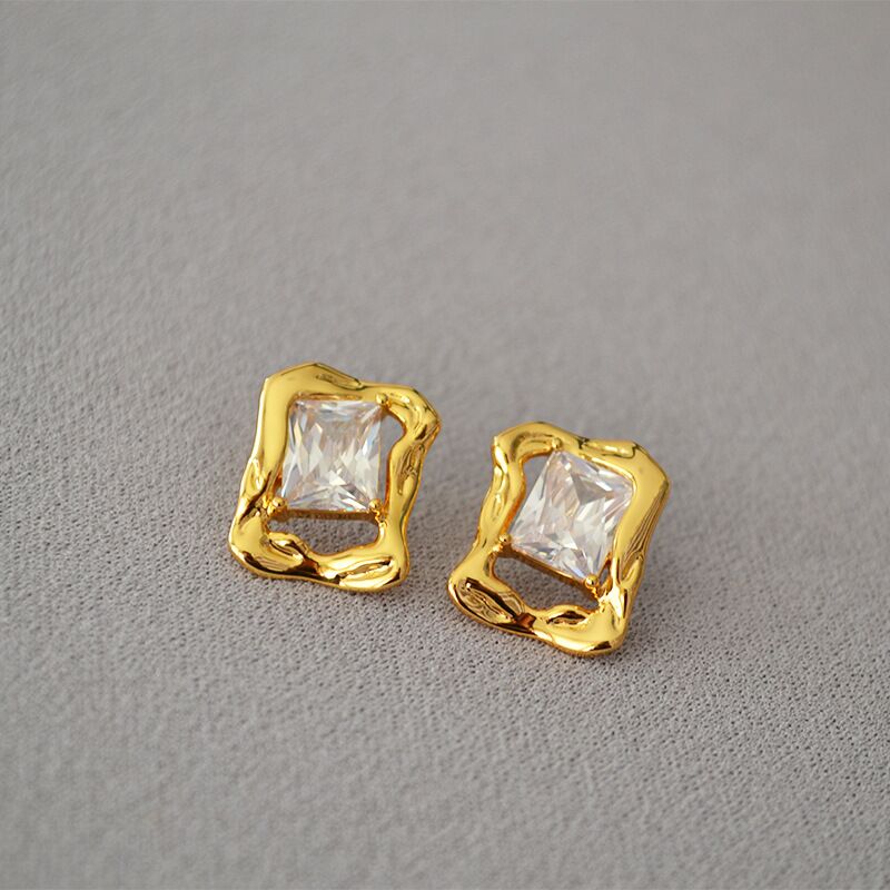 Серьги-пусеты прямоугольные Miya Sophia Jewelry, латунь с позолотой 18K, фианит, игла из серебра 925